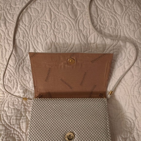 Vintage Whiting and Davis Ivory Mesh Clutch - Picture 3 of 7
